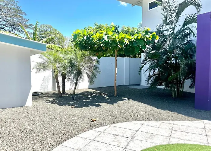 Casa Arribada- Bright 4br House 5-min Walk To Beach, Pool, Bbq *