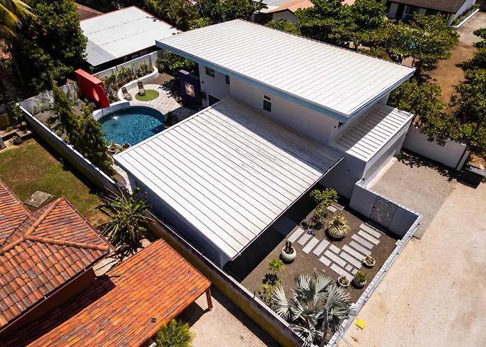 Сasa de vacaciones Casa Arribada- Bright 4br House 5-min Walk To Beach, Pool, Bbq