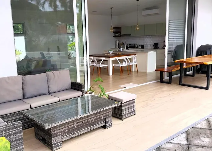 Сasa de vacaciones Casa Arribada- Bright 4br House 5-min Walk To Beach, Pool, Bbq Playa Flamingo