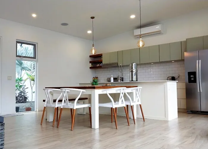 Сasa de vacaciones Casa Arribada- Bright 4br House 5-min Walk To Beach, Pool, Bbq *